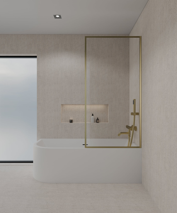 Paroi de douche baignoire posée sur une baignoire blanche en verre trempé securit transparent avec cadre en acier inoxydable doré assorti à la robinetterie de bain dorée