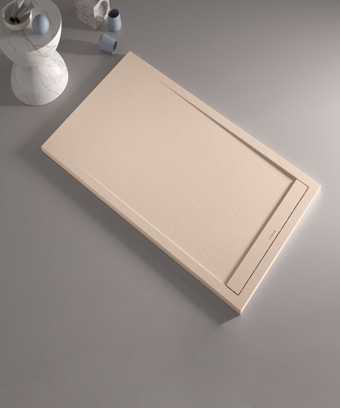 Piatto doccia Crème, finitura Ardesia Stone SMART, griglia colorata