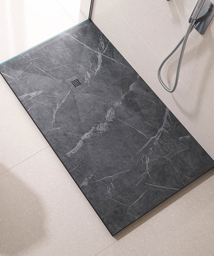 Piatto doccia Marquina, finitura Liscia Stone 3D, griglia colorata