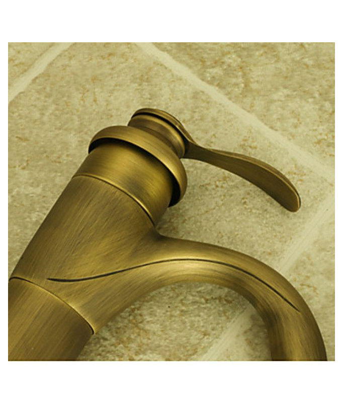 Rubinetto lavabo in ottone, stile classico
