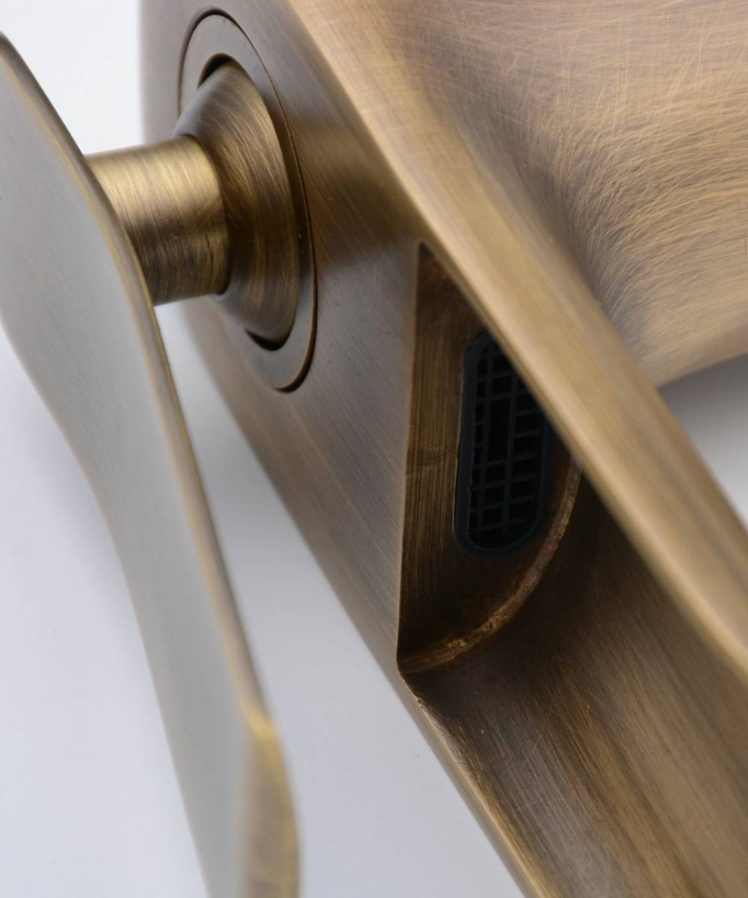 Robinet pour vasque antique laiton finition bronze