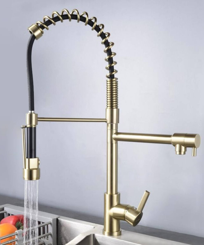 Robinet cuisine doré brossé Saona avec douchette et jet classique