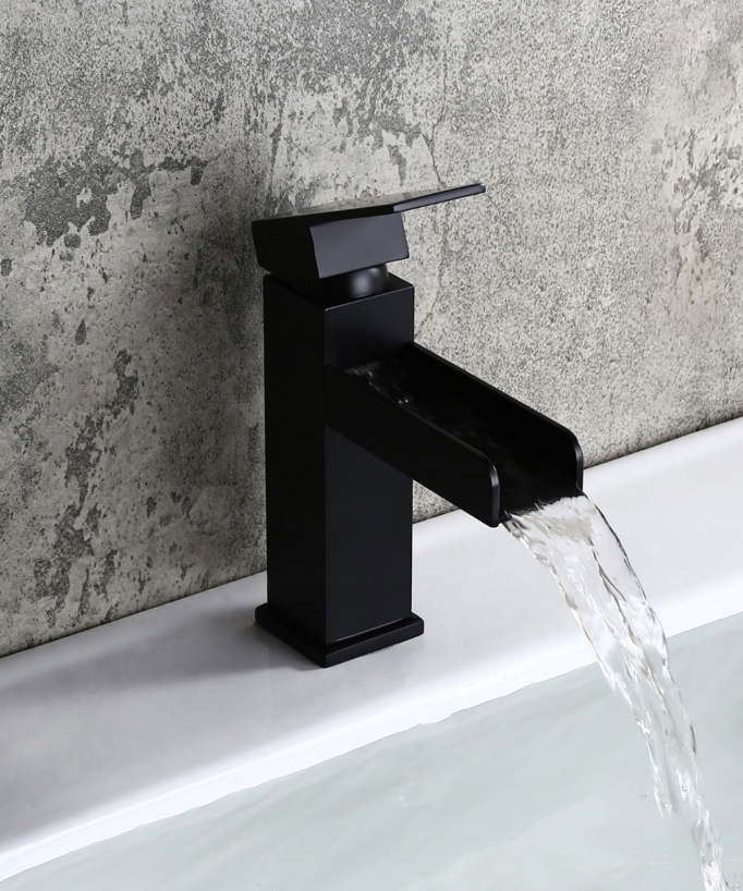 Robinet mitigeur lavabo cascade en laiton noir - Alnair