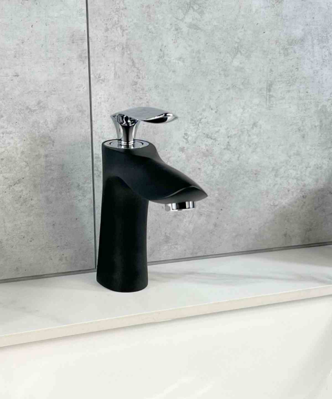 Miscelatore monocomando per lavabo nero e cromato - Canopus