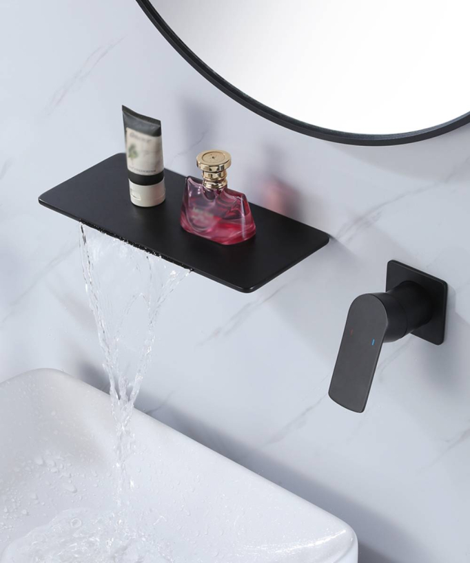 Miscelatore lavabo a parete design a cascata - Nero