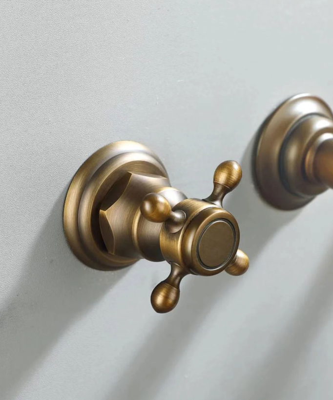 Rubinetto per lavabo a parete stile vintage bronzo