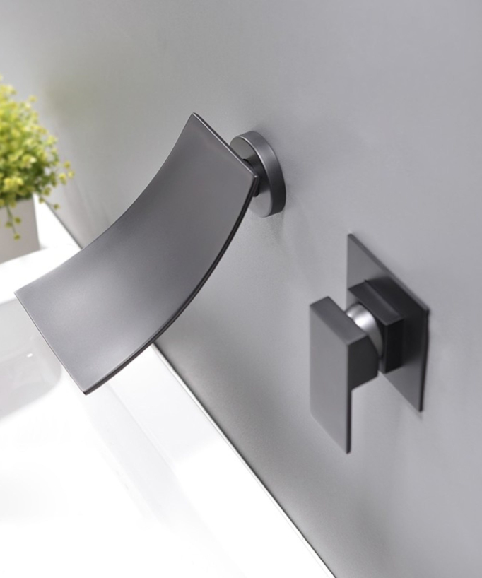 Sofisticato monomaniglia a parete per lavabo nero intenso