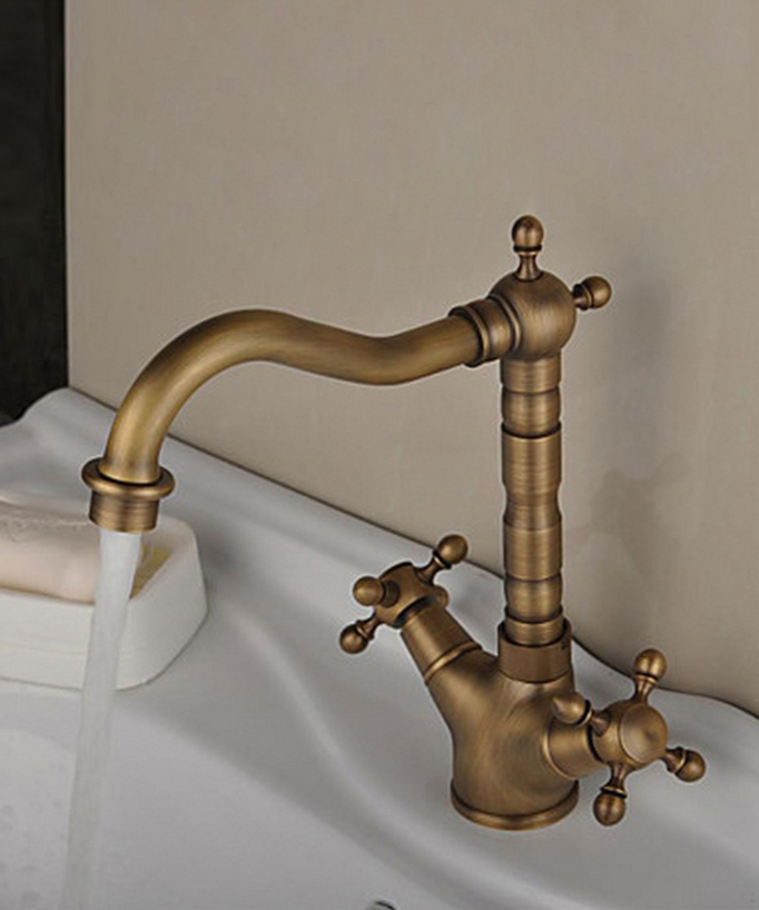 Robinet de cuisine en laiton antique - Rome