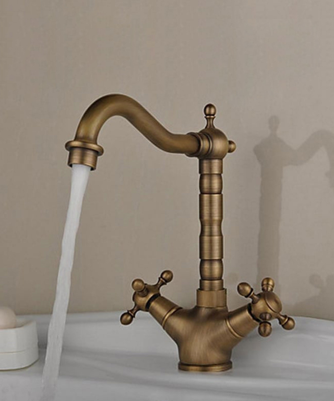 Robinet de cuisine en laiton antique - Rome