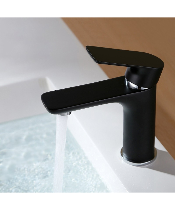 Sofisticato rubinetto monocomando per lavabo in nero