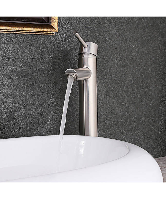 Sofisticato rubinetto per lavabo da bagno alto in acciaio inossidabile e nichel spazzolato